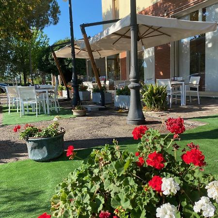 Hotel Adriatico Borgo Fosso Ghiaia Esterno foto