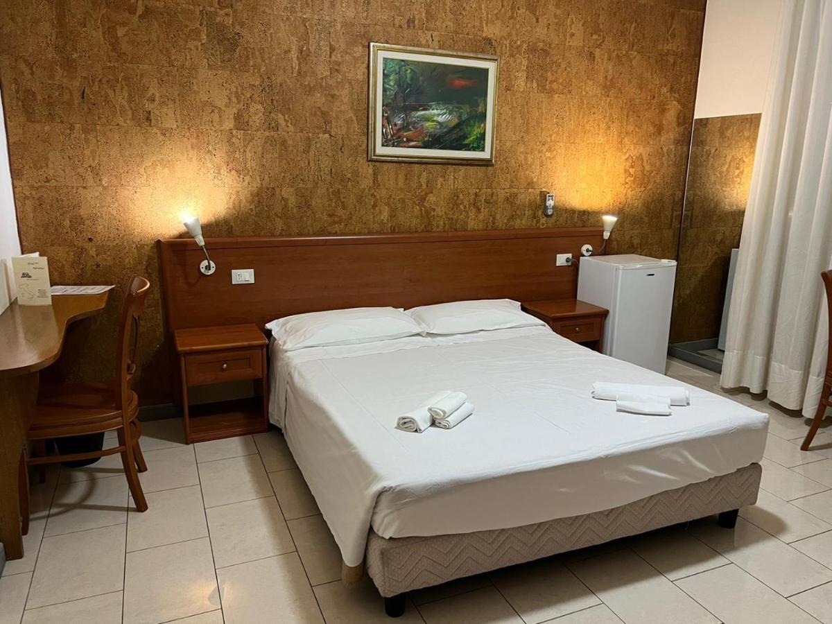Hotel Adriatico Borgo Fosso Ghiaia Esterno foto