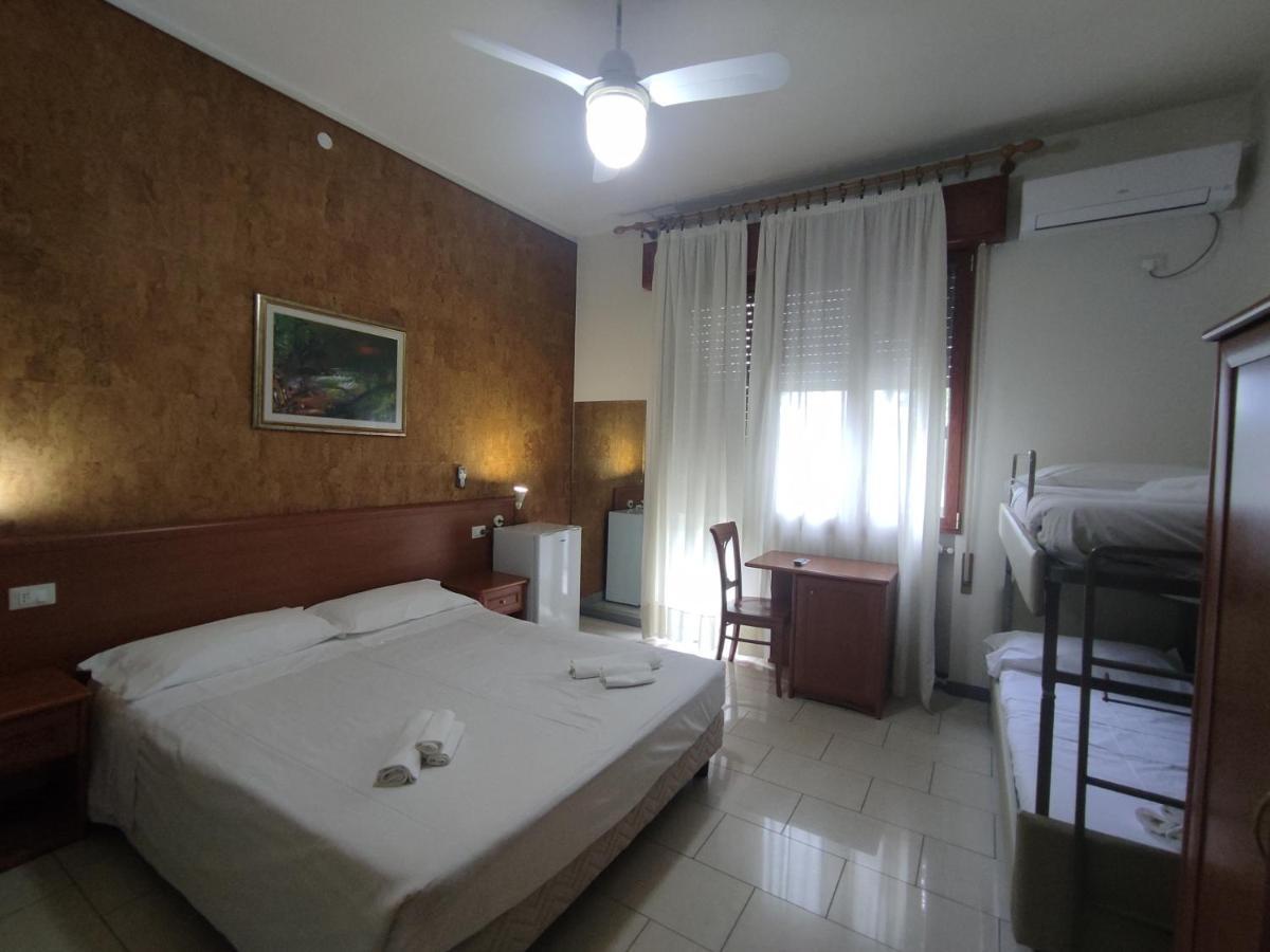 Hotel Adriatico Borgo Fosso Ghiaia Esterno foto