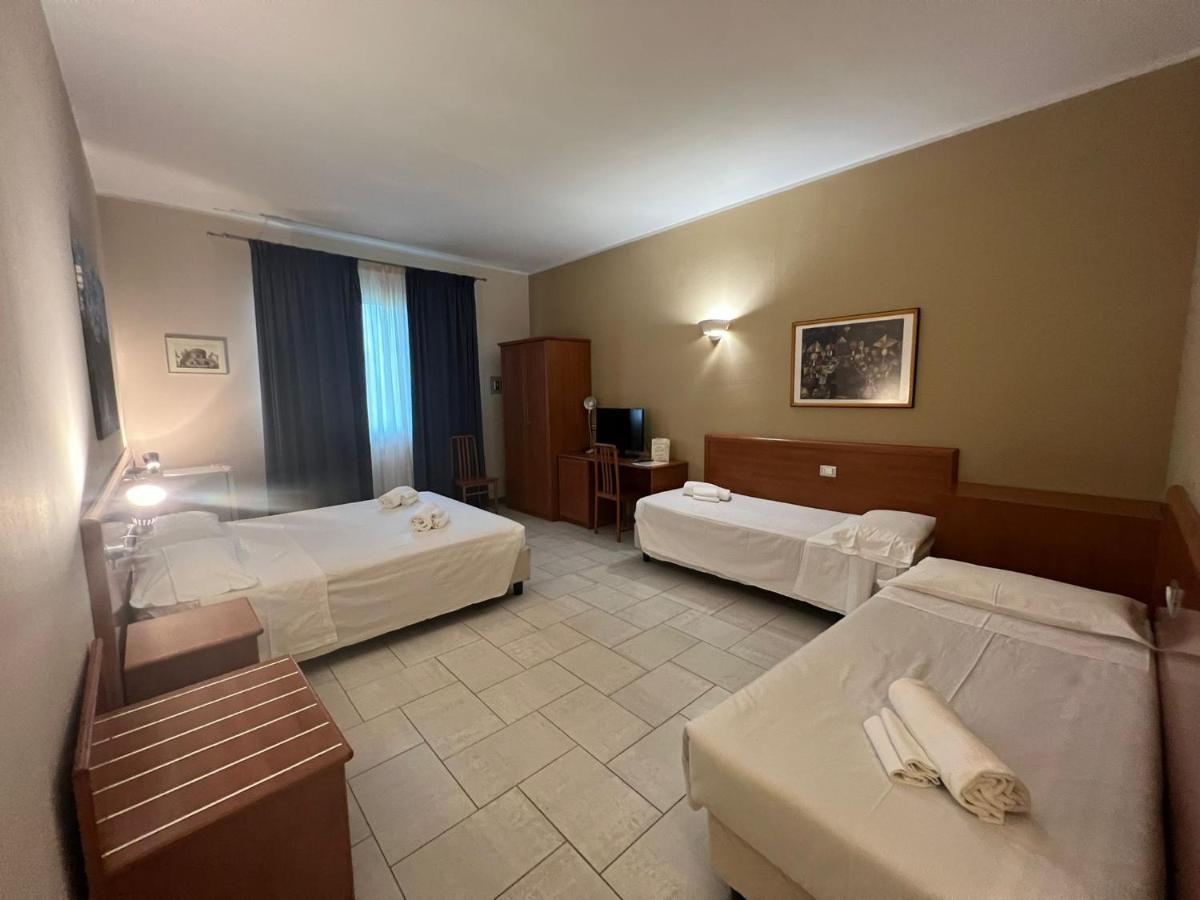 Hotel Adriatico Borgo Fosso Ghiaia Esterno foto