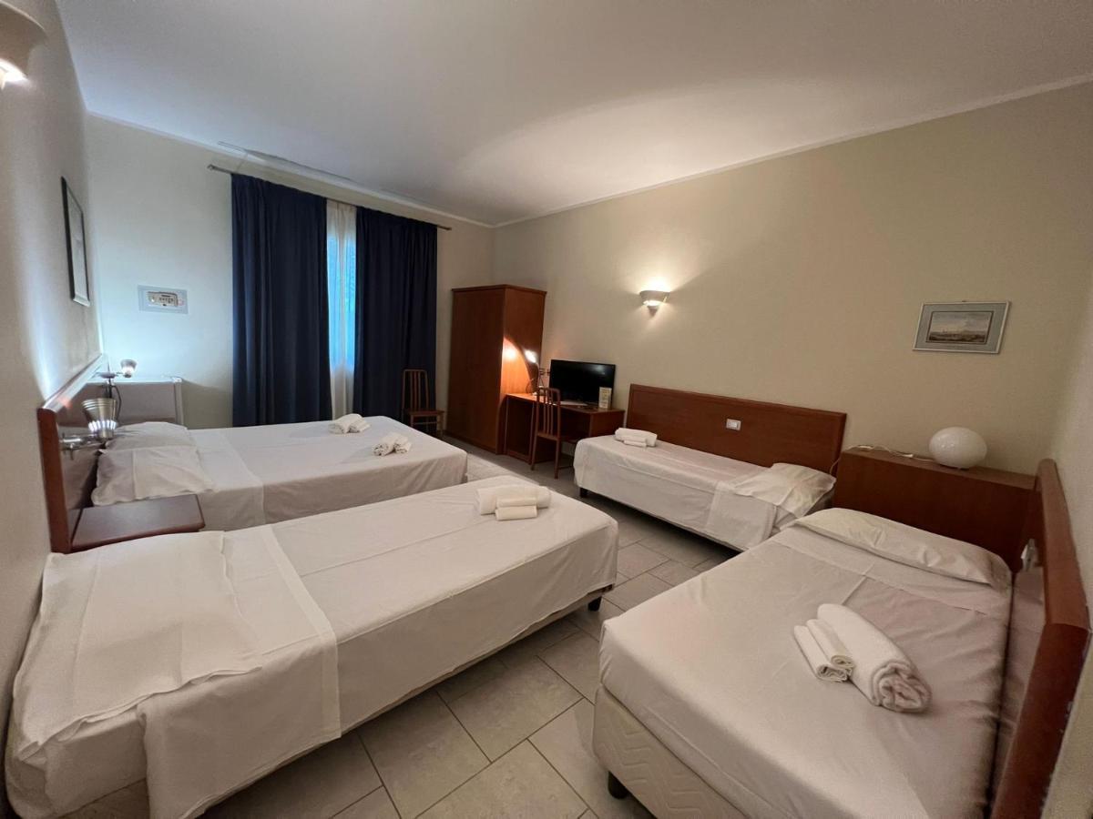 Hotel Adriatico Borgo Fosso Ghiaia Esterno foto
