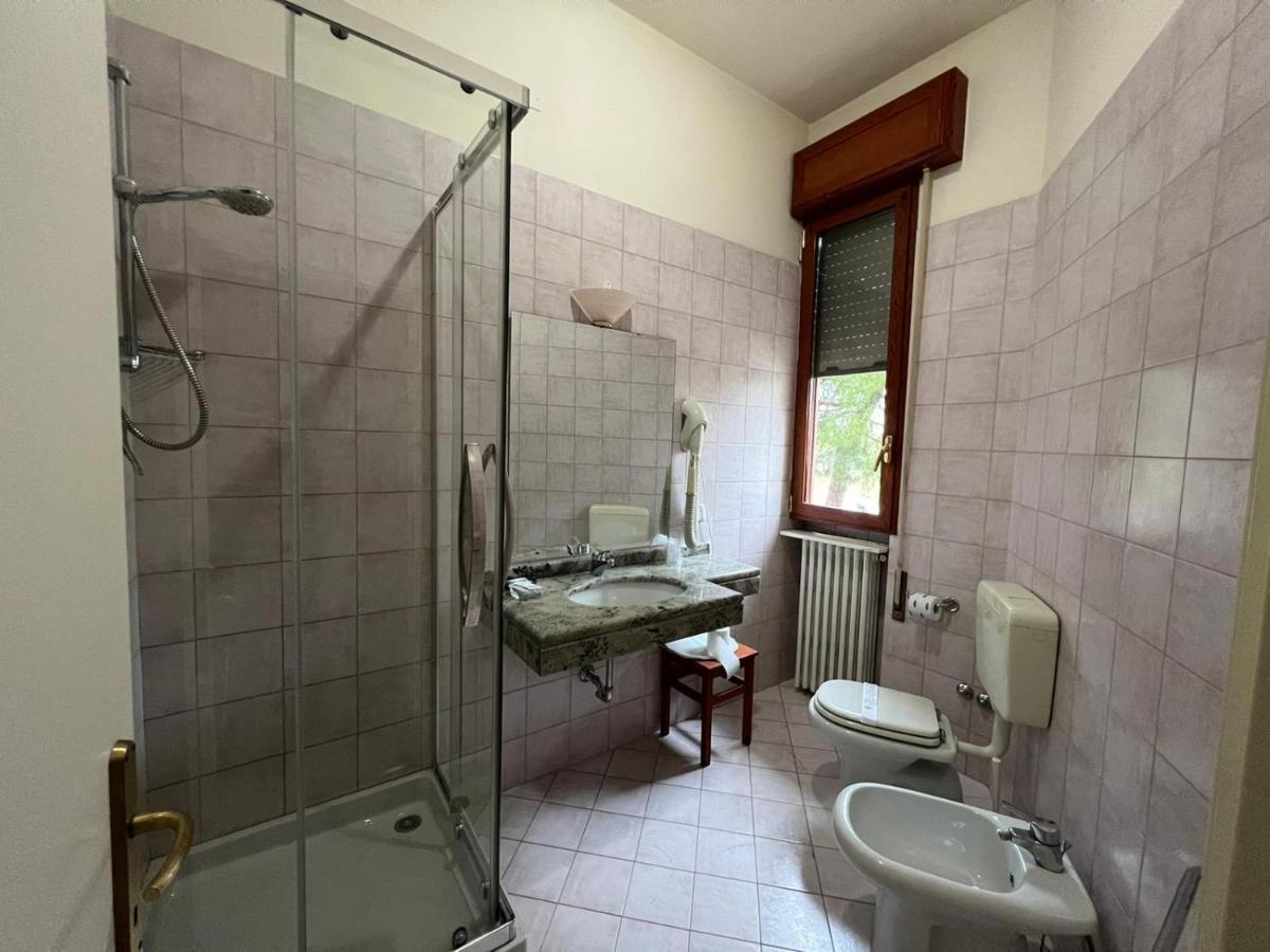 Hotel Adriatico Borgo Fosso Ghiaia Esterno foto