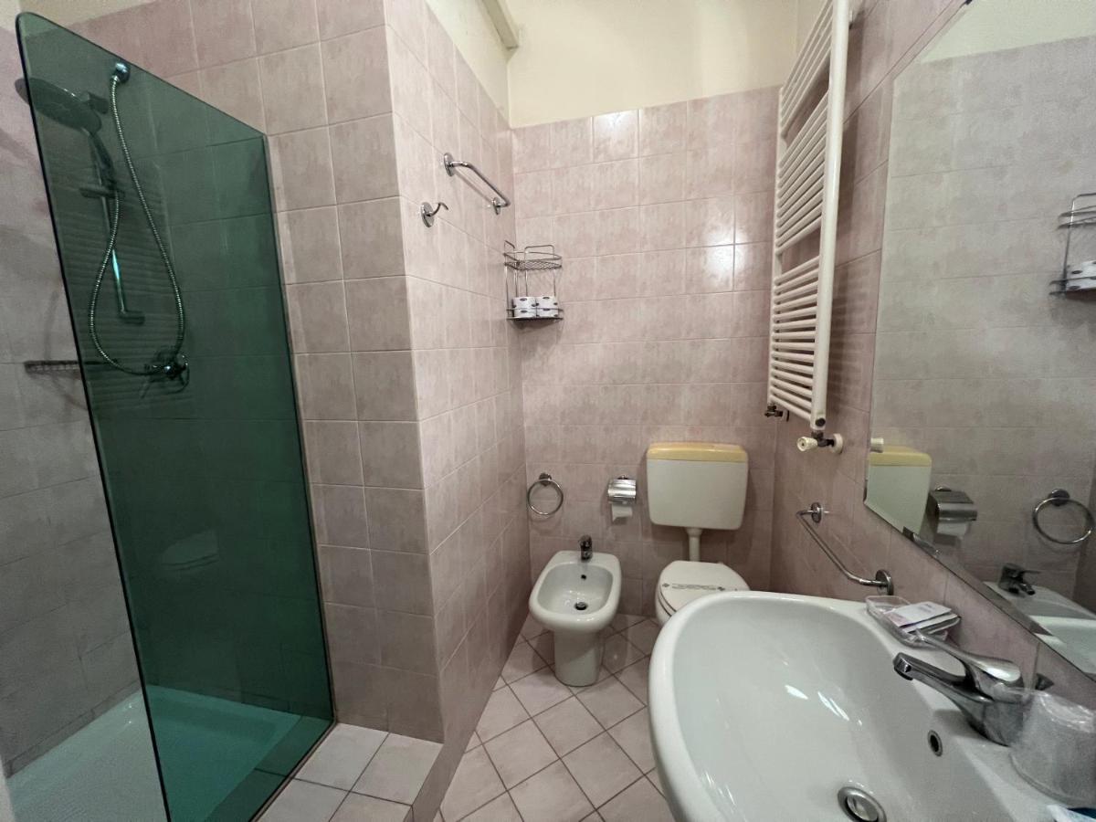 Hotel Adriatico Borgo Fosso Ghiaia Esterno foto