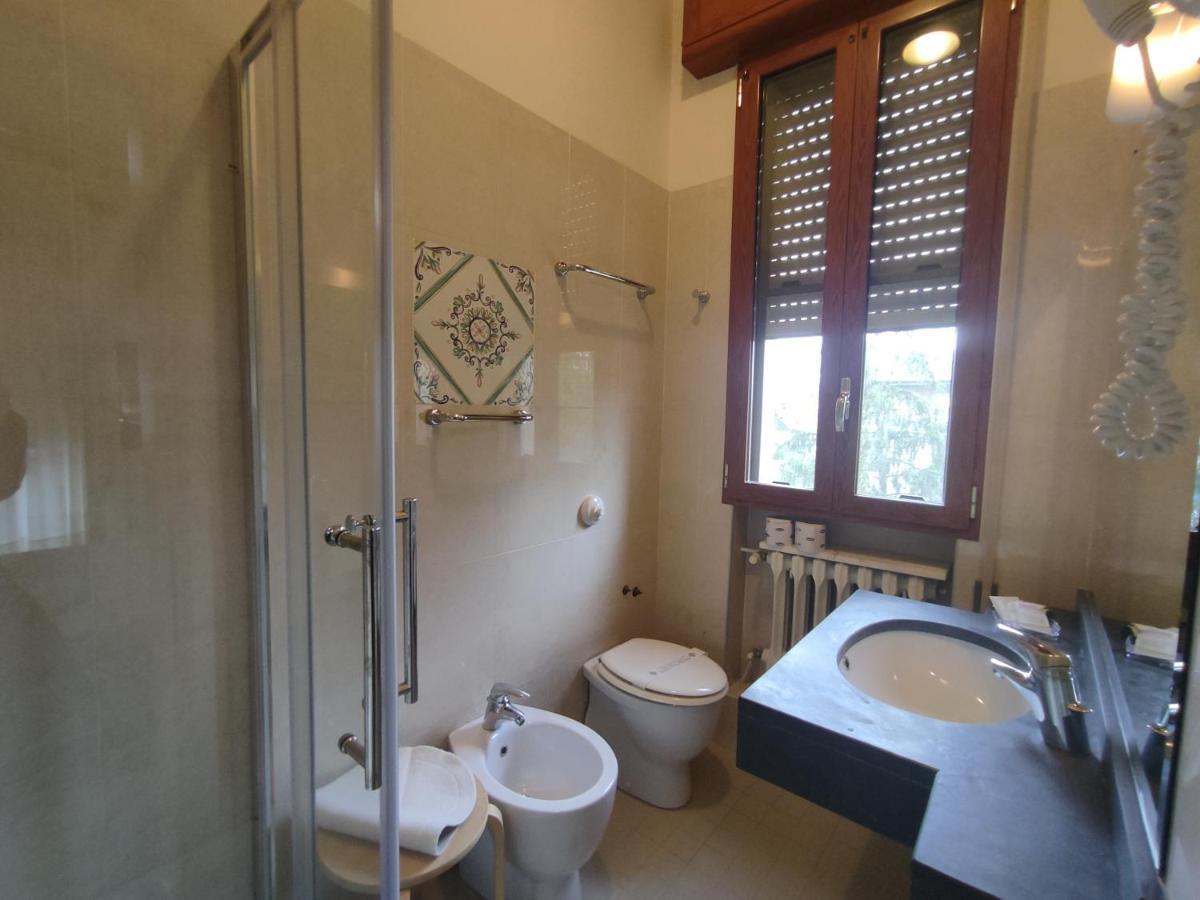 Hotel Adriatico Borgo Fosso Ghiaia Esterno foto