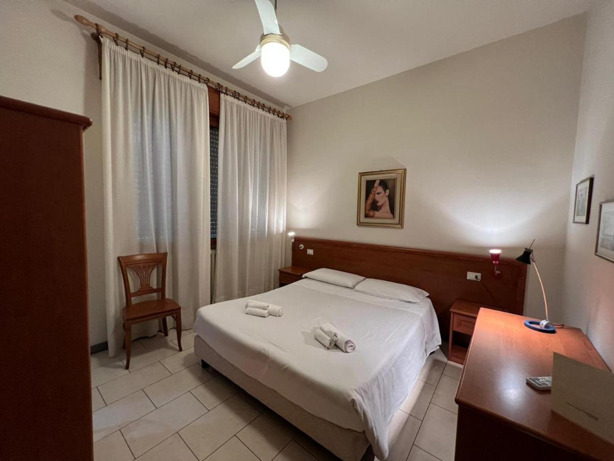 Hotel Adriatico Borgo Fosso Ghiaia Esterno foto