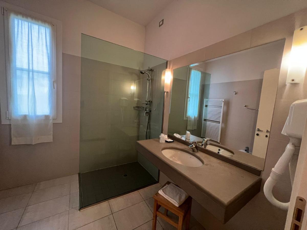 Hotel Adriatico Borgo Fosso Ghiaia Esterno foto