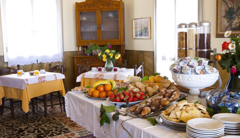 Hotel Adriatico Borgo Fosso Ghiaia Esterno foto
